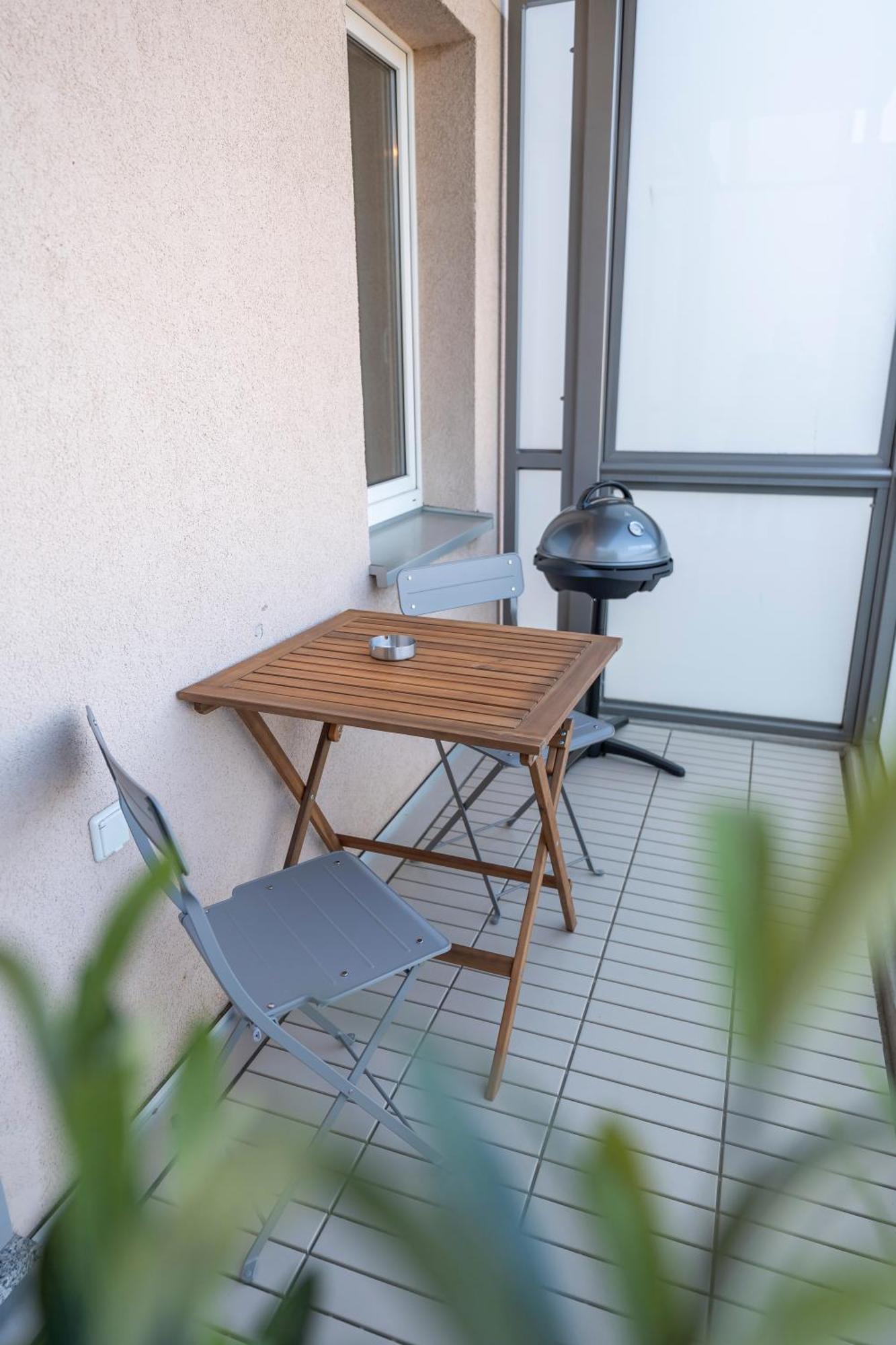 Rr - Central Apartment 80Qm - Balcony - Washer Magdeburg Exterior foto